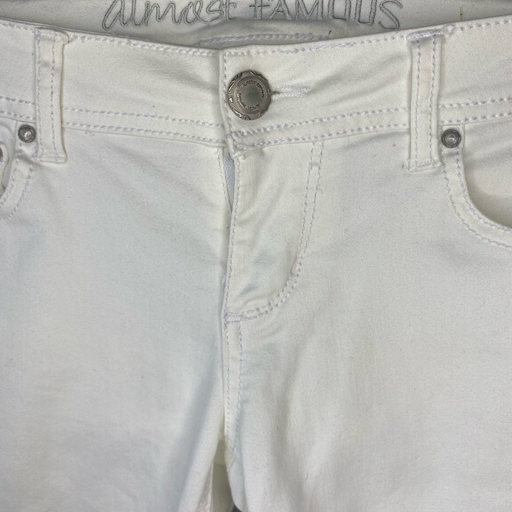 Almost Famous Womens White Skinny Jeans Low Rise Stretch Denim Size 7 - Picture 5 of 16